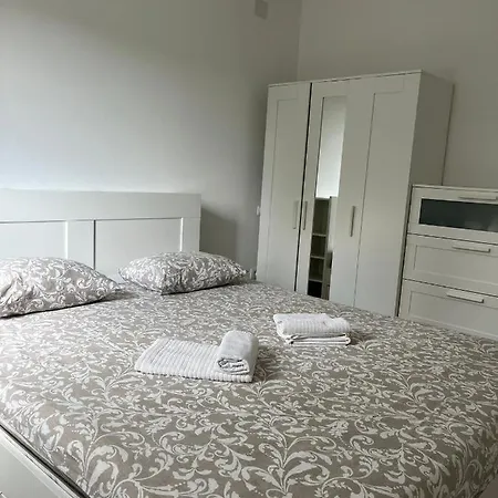 D&j Apartment *